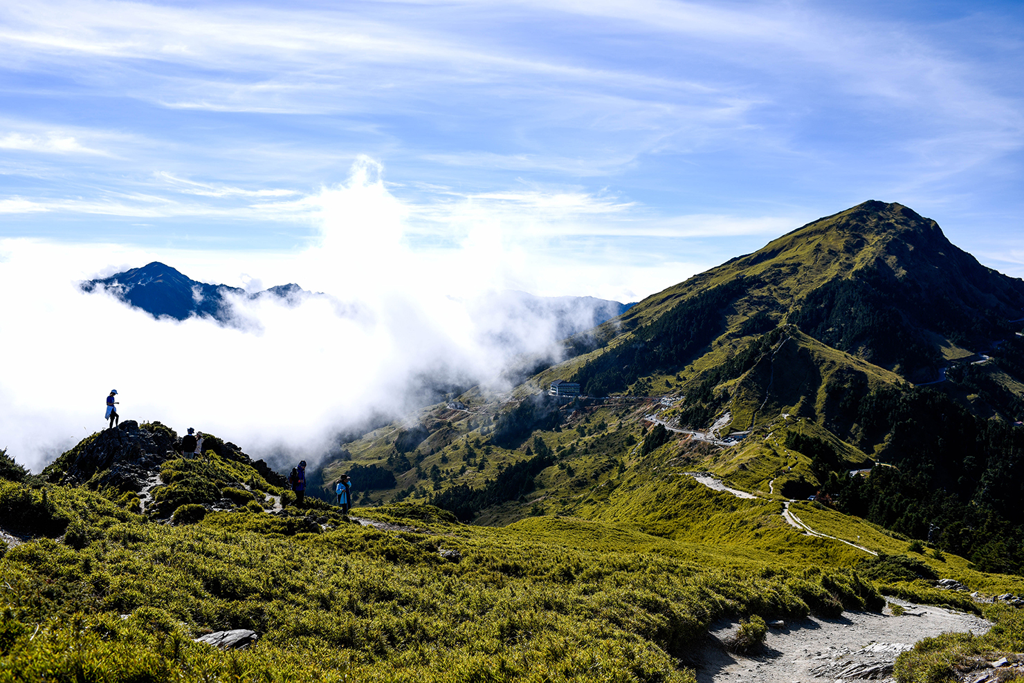 合歡山國家森林遊樂區，是全臺最高之國家森林遊樂區，區內山勢陡峻，山峰與峻谷連綿，為合歡群峰及奇萊山串聯之中樞地區，也是登山活動的最佳地區合歡山國家森林遊樂區內景觀極為自然，以俊秀之合歡山群峰為景觀主軸，沿路均可觀賞奇萊連峰、中央尖山、南湖大山、玉山。